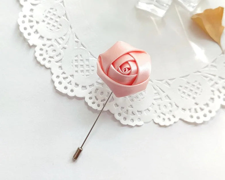 Boutonnière de Mariage Ruban Corail