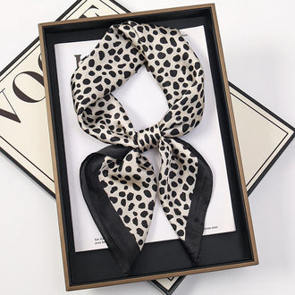 Foulard en Soie noir et blanc Léopard