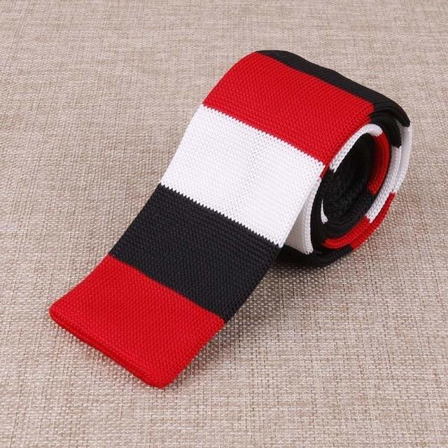 Cravate Tricot rayée. Exeter Marine blanc rouge Cravate Tricot rayée. Exeter Marine blanc rouge