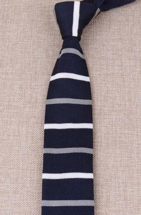 Cravate en Tricot Bleu Marine Rayée Blanc & Gris - Cravate Prestige