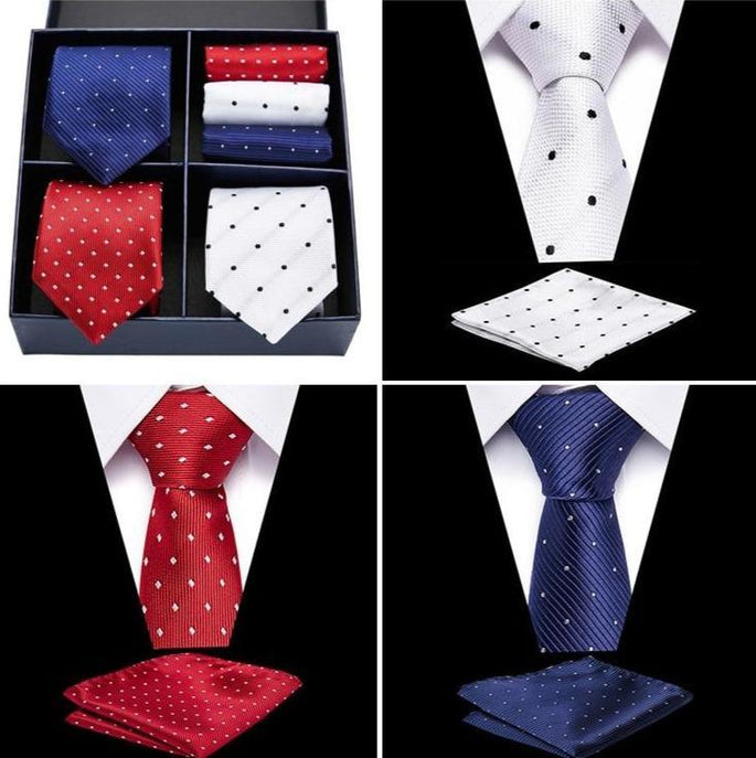 Cravate Valentino rouge à pois blancs, élégante! (D'occasion) à